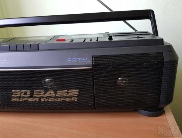 VINTAGE  BOOMBOX  HITACHI  TRK - 3D35E