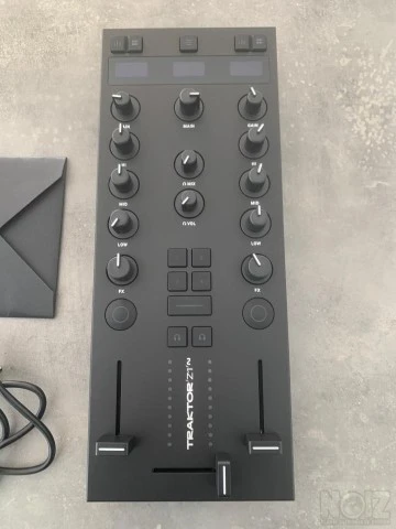 Native Instruments Traktor Z1 mk2