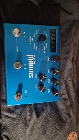 Strymon mobius