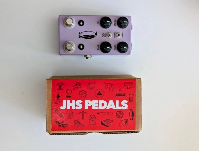 JHS EMPEROR V2 CHORUS VIBRATO