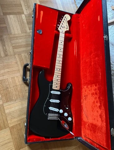 FENDER STRATOCASTER 1976,100%ORIGINAL,MI