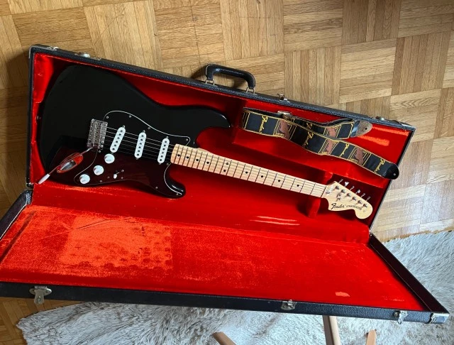FENDER STRATOCASTER 1976,100%ORIGINAL,MI