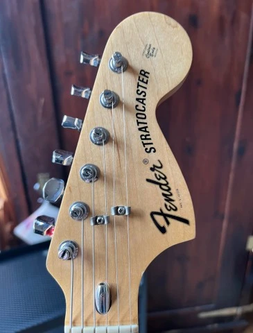 FENDER STRATOCASTER 1976,100%ORIGINAL,MI