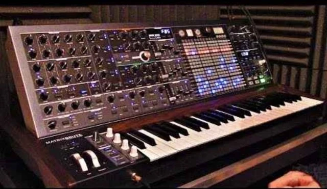 Arturia matrixbrute analog synthesizer 