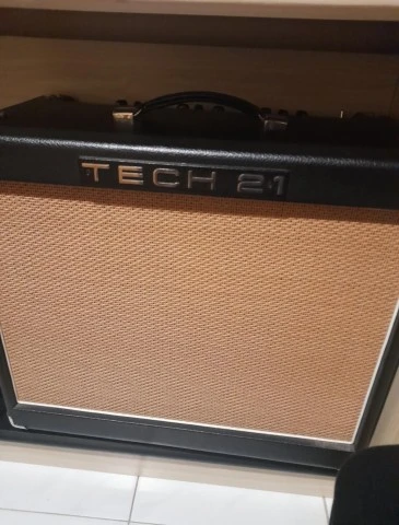 TECH 21 ΕΝΙΣΧΥΤΗΣ ΚΙΘΑΡΑΣ