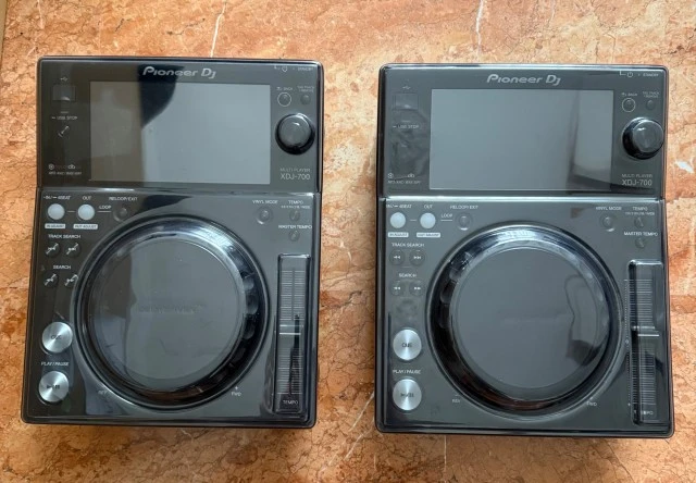 Pioneer xdj 700 x2 ( pair )