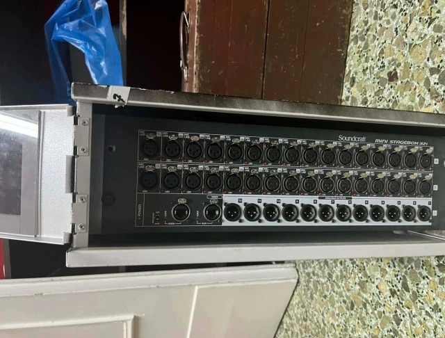 Soundcraft Si Perfomer 3 &amp; Mini 32i 