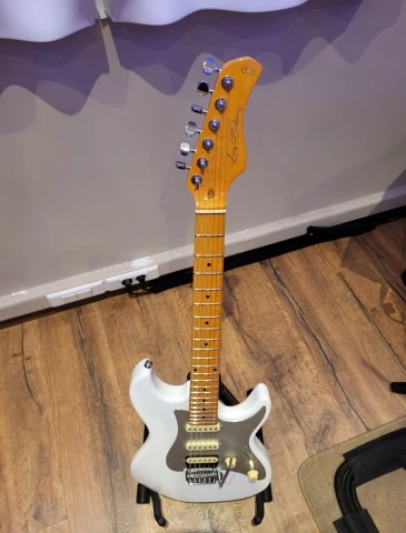 Sire Larry Carlton S7 WH New Gen