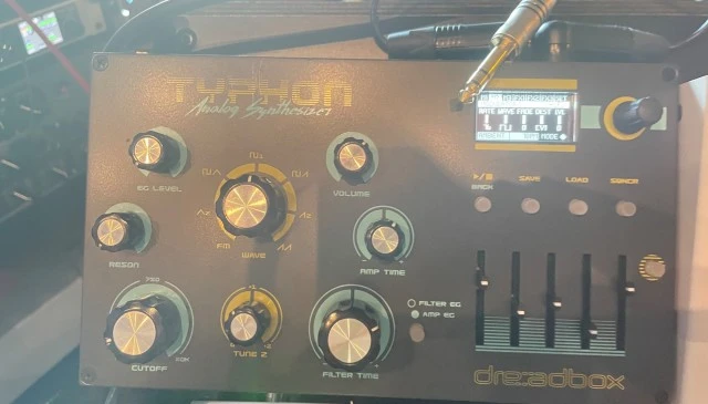 TYPHON DREAD BOX