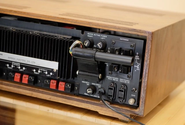 VINTAGE ΡΑΔΙΟΕΝΙΣΧΥΤΗΣ SANSUI 4000 SOLID