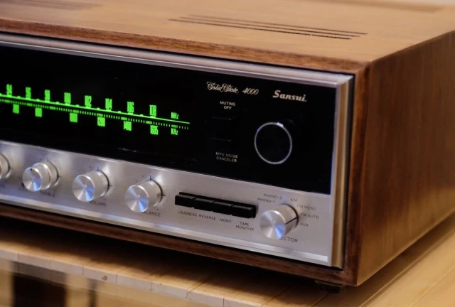 VINTAGE ΡΑΔΙΟΕΝΙΣΧΥΤΗΣ SANSUI 4000 SOLID