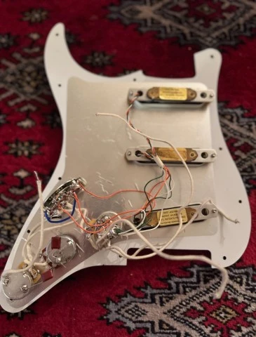 Fender Lace Sensors Gold prewired pickgu