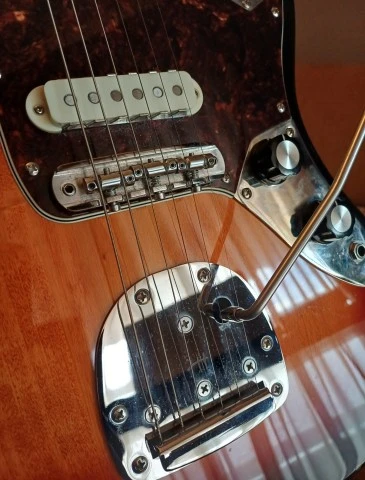 Jaguar Classic Vibe 70s with HALON OFFSET BRIDGE 