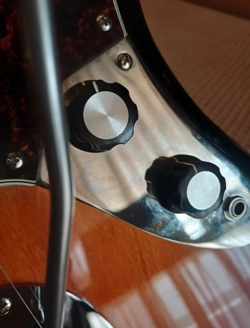 Jaguar Classic Vibe 70s with HALON OFFSET BRIDGE 