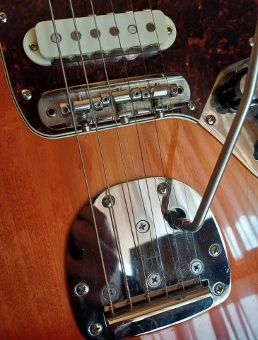 Jaguar Classic Vibe 70s with HALON OFFSET BRIDGE 