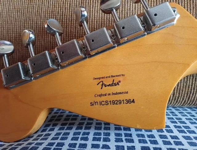 Jaguar Classic Vibe 70s with HALON OFFSET BRIDGE 