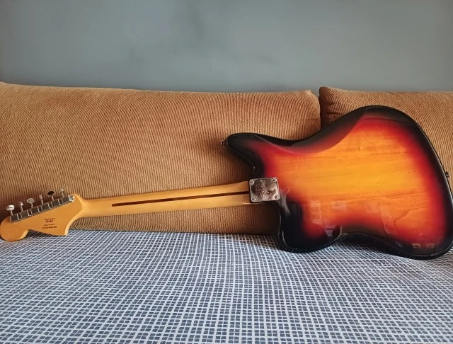 Jaguar Classic Vibe 70s with HALON OFFSET BRIDGE 