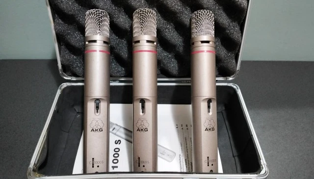 3 ΜΙΚΡΟΦΩΝΑ AKG 1000S ΜΑΖΙ ΜΕ ΤΟ ΒΑΛΙΤΣΑ