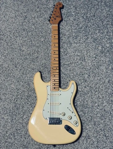 SX SST-57 Vintage White + ΔΩΡΟ ΧΟΡΔΕΣ