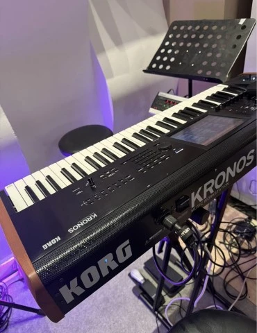 ΠΩΛΕΙΤΑΙ KORG KRONOS 2 