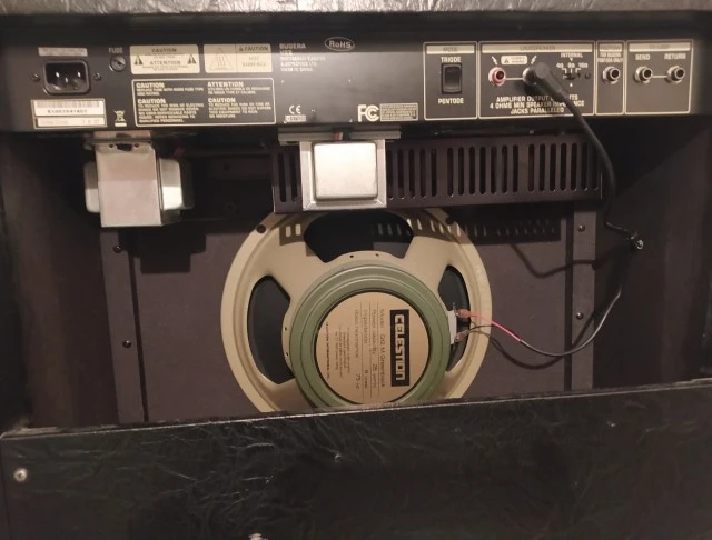 Buggera v22 με ηχείο Celestion Greenback