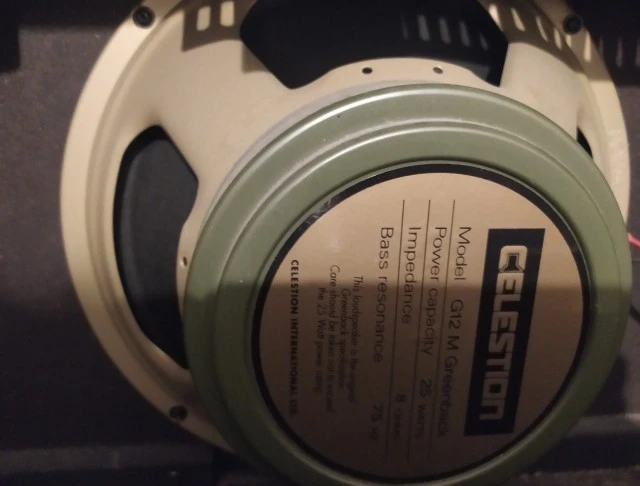 Buggera v22 με ηχείο Celestion Greenback