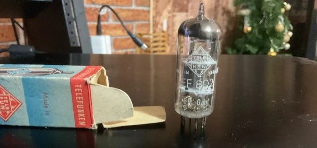 Δύο EF802 Telefunken NOS σε original κου