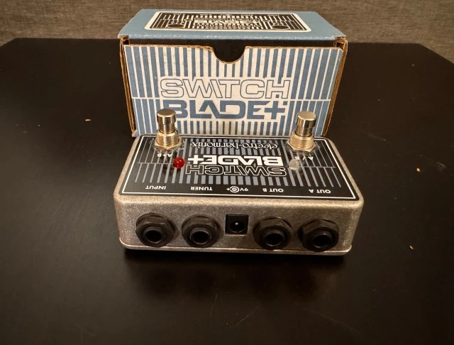 Electro Harmonix Switchblade+ A-B switch