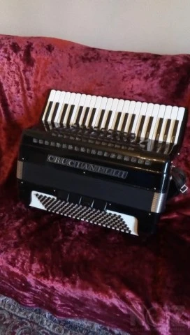 crucianelli accordion 120αρι