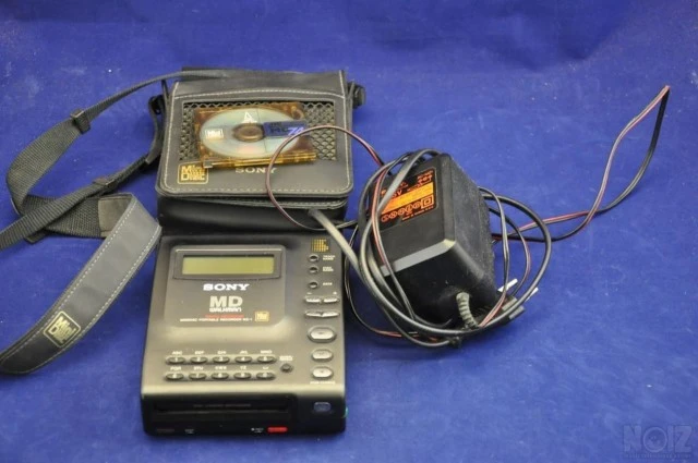 SONY MZ - 1 MINI DISK PORTABLE RECORDER