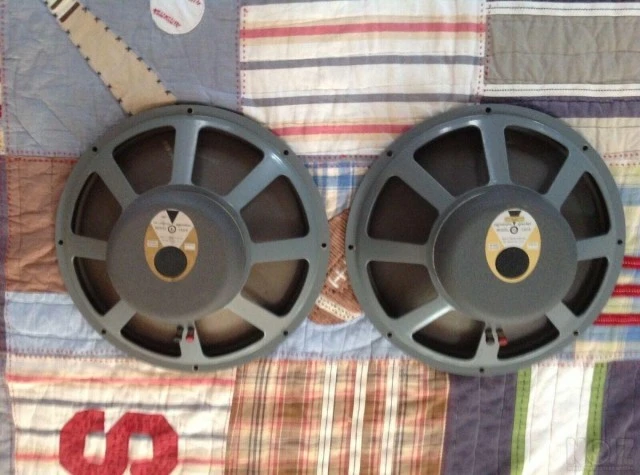 ΖΕΥΓΑΡΙ WOOFER JBL D - 130 A 15'' 16 OHM
