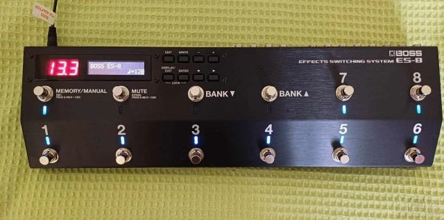 Πωλείται το BOSS ES-8 EFFECTS SWITCHING 