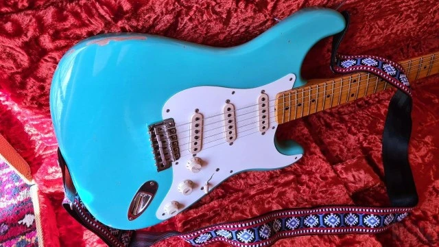 FENDER STRATOCASTER 1957 CUSTOM SHOP-LIG