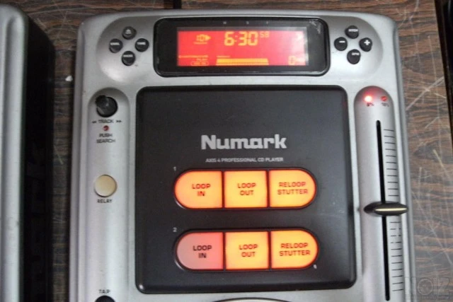 CD PLAYERS NUMARK