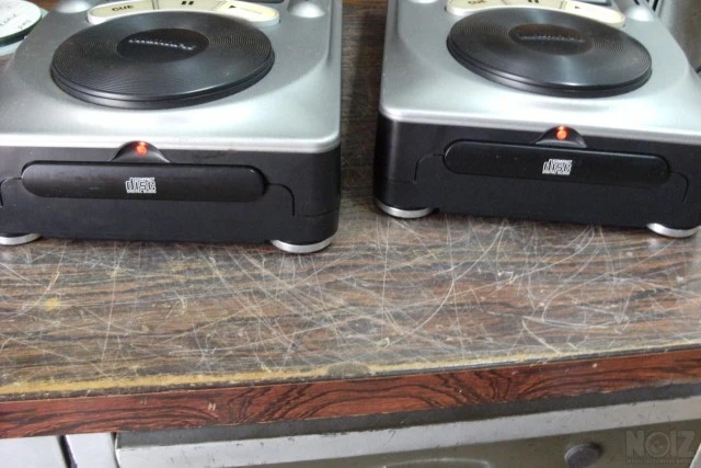 CD PLAYERS NUMARK