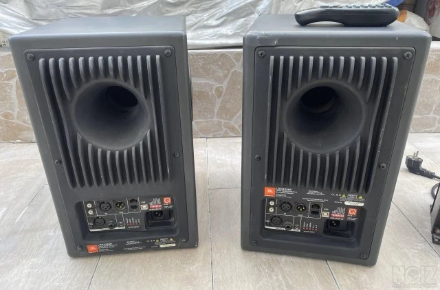 JBL PRO LSR4326P STUDIO MONITOR SPEAKERS