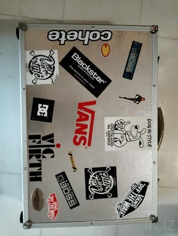 Πωλείται βαλιτσα-pedalboard