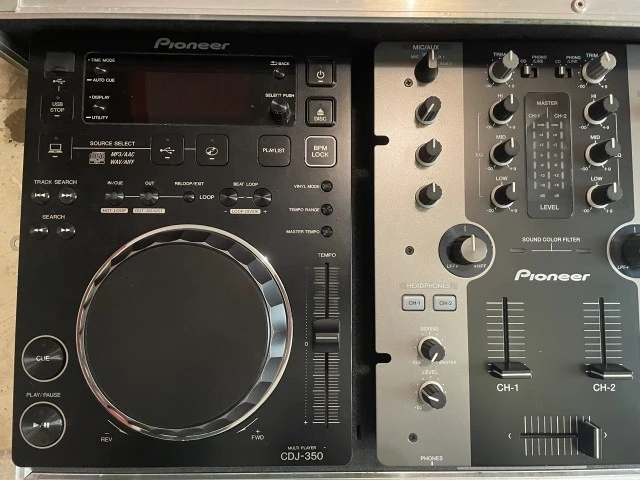 SET Pioneer DJ, 2x CDJ-350, 1x DJM-250, 