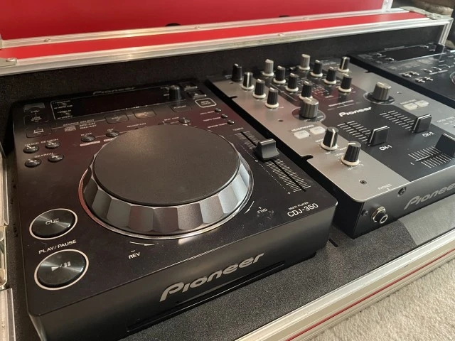 SET Pioneer DJ, 2x CDJ-350, 1x DJM-250, 