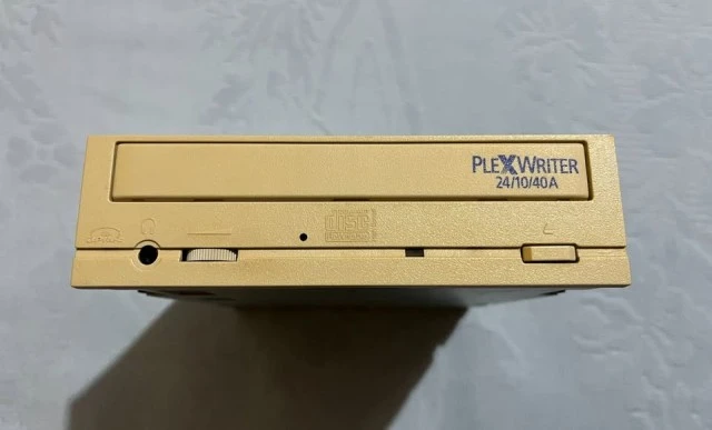 Plextor PX-W2410TA (Θρυλικό CD-RW)