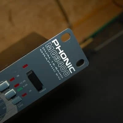 PHONIC MQ - 3400 DUAL 15 BAND GRAPHIC EQ