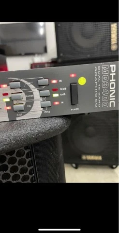 PHONIC MQ - 3400 DUAL 15 BAND GRAPHIC EQ