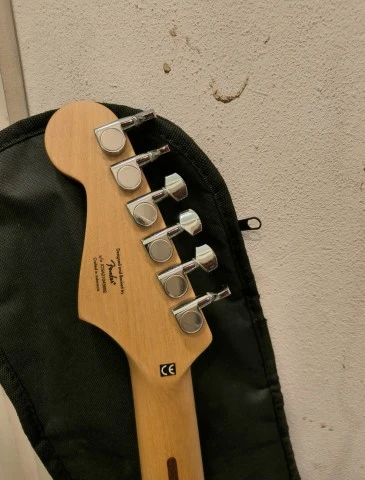 Πωλείται combo FENDER SQUIER PACK SQUIER