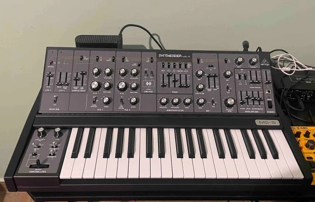 Behringer MS-5