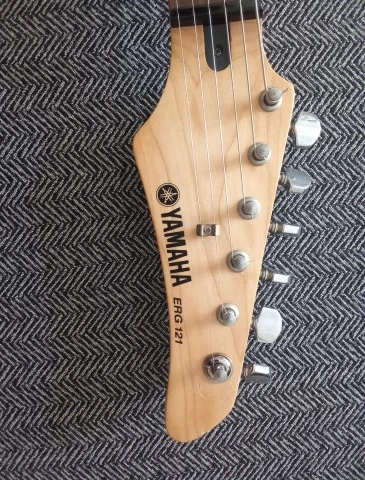 Ηλεκτρική κιθάρα Yamaha Erg121