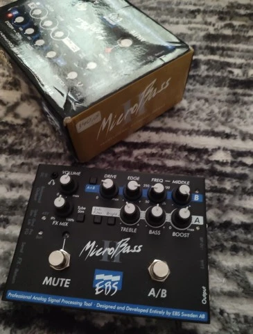 EBS MicroBass II Bass Preamp/DI Box 