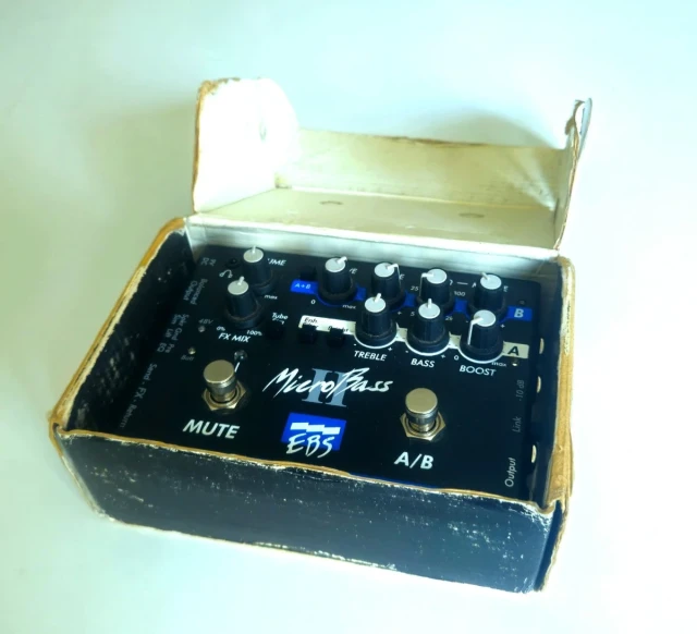 EBS microbass 2 - Bass preamp /D.I.