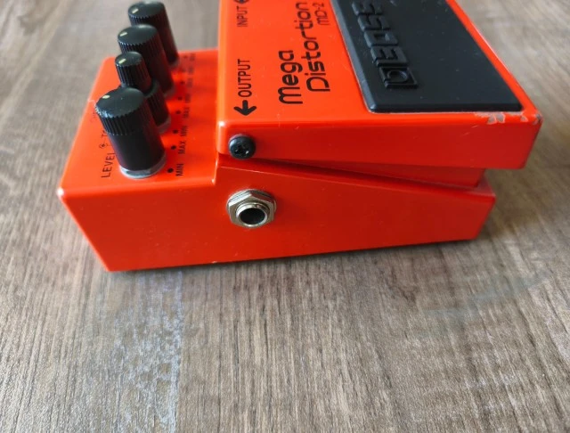 Boss Mega Distortion MD 2 