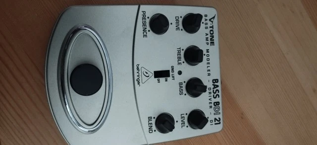 Behringer BDI21 bass amp modeller 