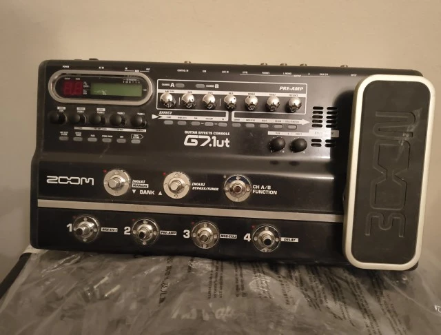 CORT KX300 ELECTRIC GUITAR και Zoom  g7.